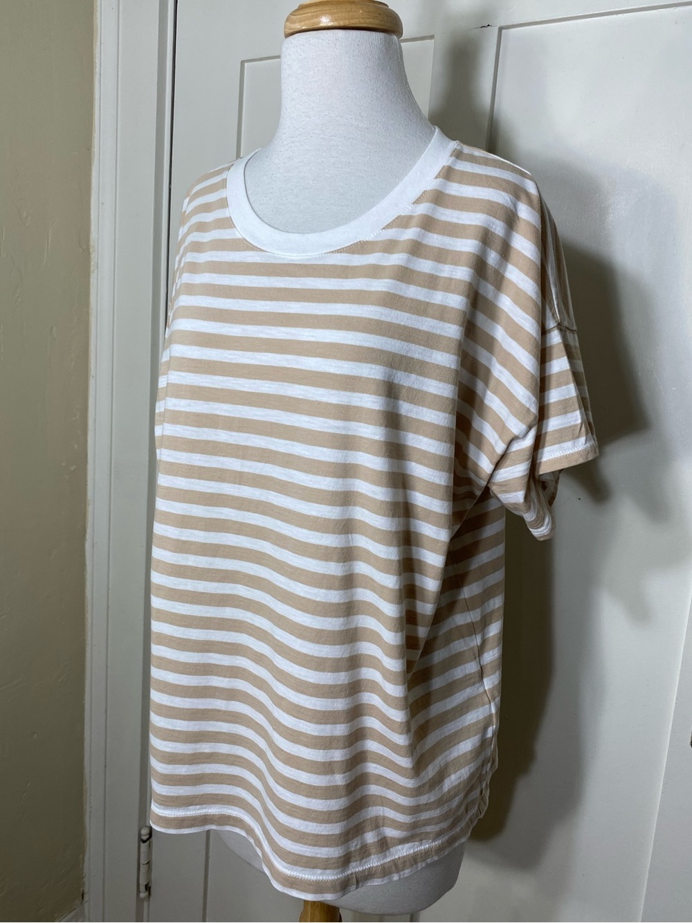 J. Crew Beige White Striped Crew Neck Classic Relax Tee T-shirt 100% Cotton L